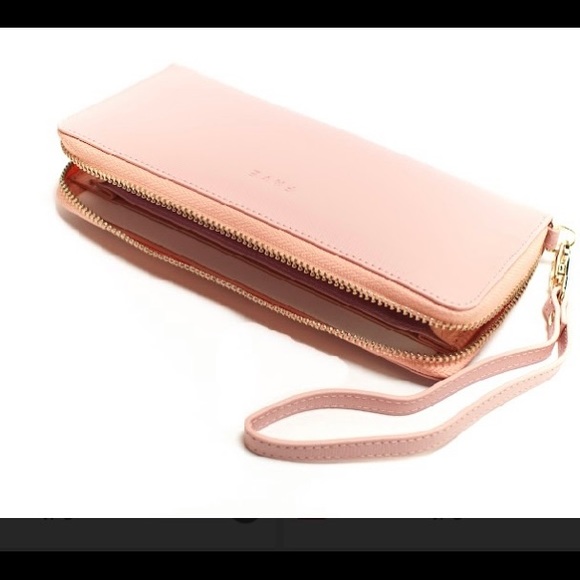 Pink saffiano leather wallet. - Picture 2 of 3